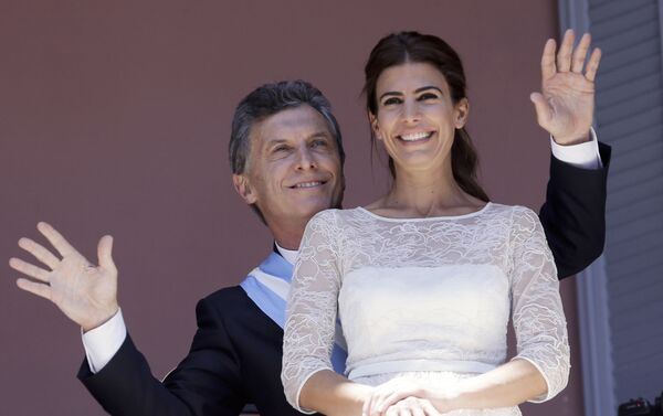 Tổng thống Argentina Mauricio Macri và vợ Juliana Awada - Sputnik Việt Nam