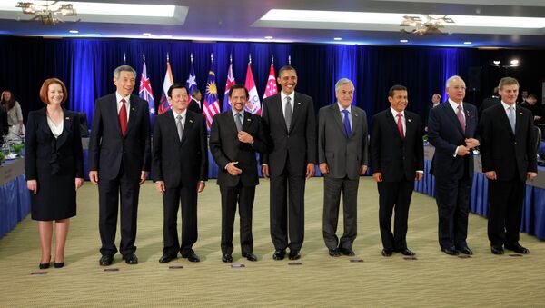 President Barack Obama meets with Trans-Pacific Partnership leaders during the APEC summit in Honolulu, Hawaii, Saturday, Nov. 12, 2011 - Sputnik Việt Nam