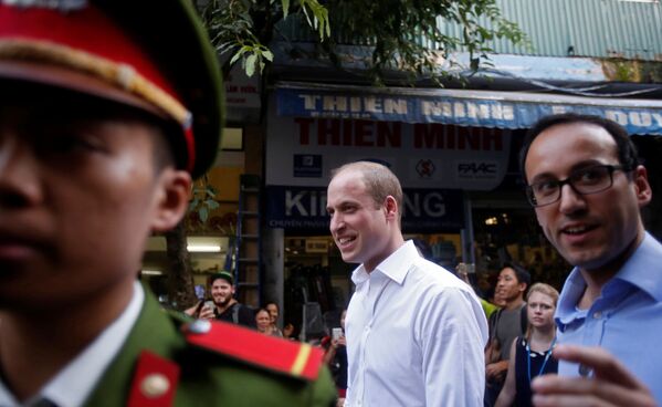 Hoàng tử William trên phố ở Hà Nội trong chuyến thăm chính thức Việt Nam - Sputnik Việt Nam