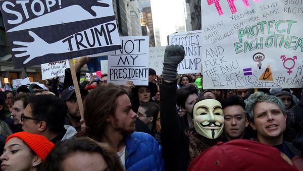 Hàng ngàn người Mỹ biểu tình phản đối Trump - Sputnik Việt Nam