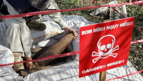 Việt Nam: Phát hiện bom khủng giấu mình dưới 10m đất - Sputnik Việt Nam