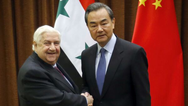 Ngoại Trưởng Syria Walid al-Moallem với Ngoại Trưởng Trung Quốc Wang Yi - Sputnik Việt Nam