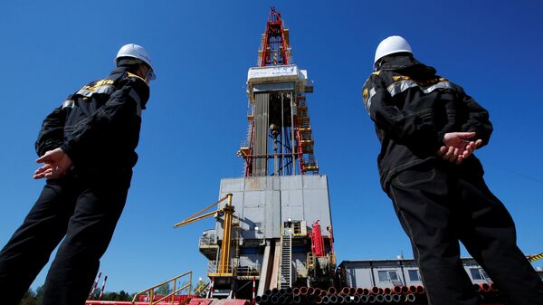 Rosneft khai thác dầu mỏ - Sputnik Việt Nam