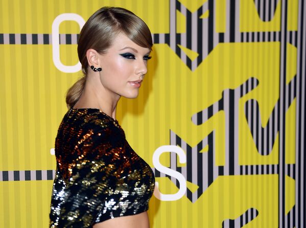 Taylor Swift biểu diễn tại lễ trao giải MTV Video Music Award - Sputnik Việt Nam