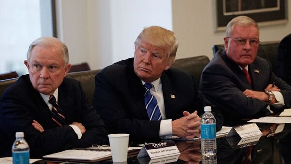 Donald Trump, Jeff Sessions và Keith Kellogg - Sputnik Việt Nam