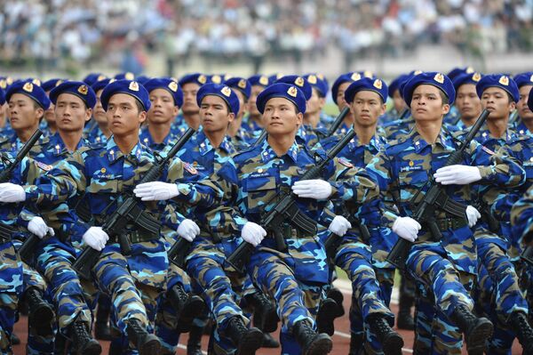 Cảnh sát biển Việt Nam trong cuộc diễu hành ngày hội - Sputnik Việt Nam
