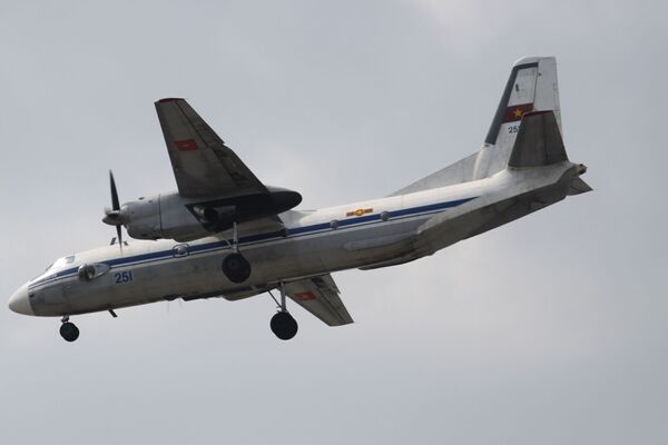 Máy bay vận tải quân sự AN-26 của Không quân Việt Nam - Sputnik Việt Nam