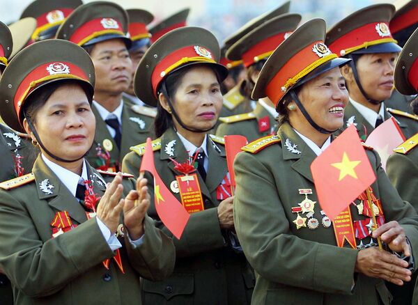 Các chiến sĩ Việt Nam trong một nghi lễ ở thành phố Pleiku, Việt Nam - Sputnik Việt Nam