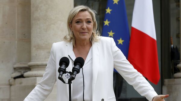 Nhà lãnh đạo của Mặt trận dân tộc Pháp Marine Le Pen - Sputnik Việt Nam
