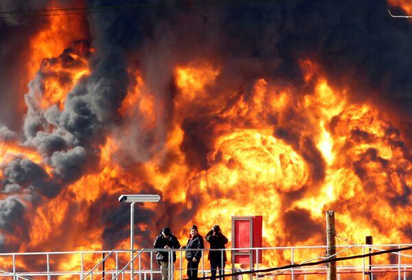25 tháng 12. Israel. Đám cháy trong nhà máy lọc dầu ở thành phố Haifa - Sputnik Việt Nam