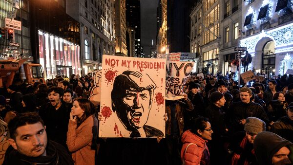 hàng ngàn người Mỹ biểu tình phản đối Trump - Sputnik Việt Nam