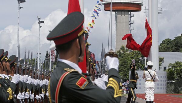 Поднятие государственного флага на военно-морской базе Китая - Sputnik Việt Nam