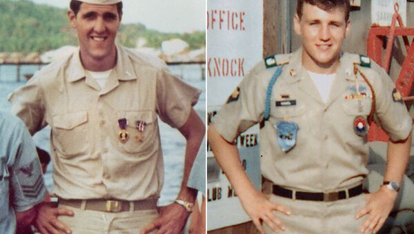 John Kerry, trái, năm 1969 và Chuck Hagel, năm 1968 tại Việt Nam - Sputnik Việt Nam