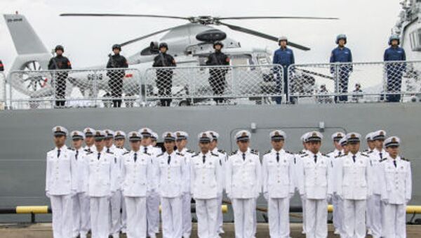 Các binh sĩ hải quân Trung Quốc  trong lễ khai mạc cuộc tập trận Nga-Trung Hợp tác biển-2015 - Sputnik Việt Nam