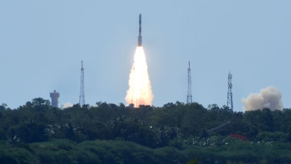 Запуск индийской ракеты-носителя PSLV-C34 с 20 спутниками - Sputnik Việt Nam