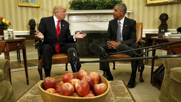 US President Barack Obama meets with President-elect Donald Trump to discuss transition plans in the White House Oval Office in Washington, US, November 10, 2016. - Sputnik Việt Nam