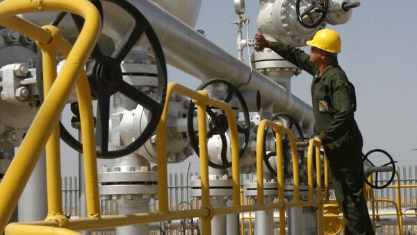 Nhà máy lọc dầu ở Iran - Sputnik Việt Nam