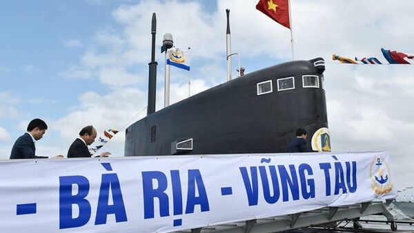 Thủ tướng Nguyễn Xuân Phúc dự lễ thượng cờ 2 tàu ngầm Kilo - Sputnik Việt Nam