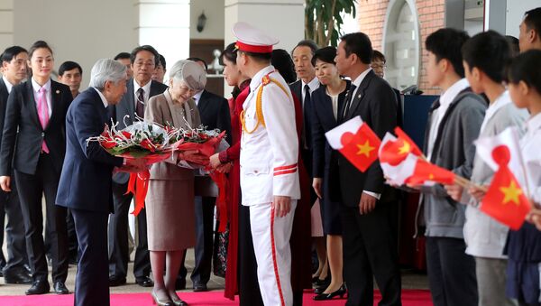Nhật hoàng và hoàng hậu thăm Việt Nam - Sputnik Việt Nam
