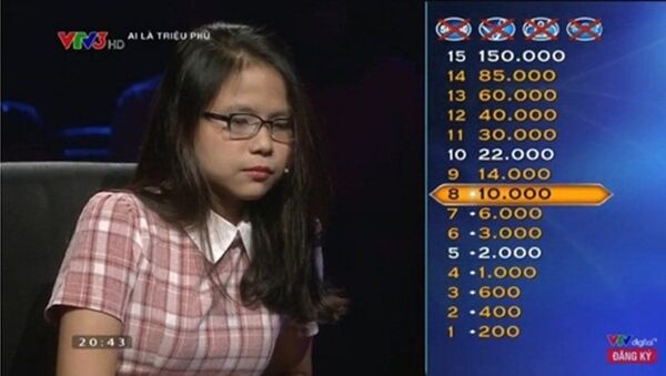 Người chơi Nguyễn Hải Yến đến từ Đà Nẵng đã sử dụng đến 3 sự trợ giúp để vượt qua 5 câu hỏi đầu tiên trong chương trình được phát sóng tối ngày 28/2. - Sputnik Việt Nam