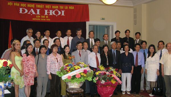 Đại hội lần thứ 3 của Hội Văn học Nghệ thuật Việt Nam tại LB Nga 26-6-2005 - Sputnik Việt Nam