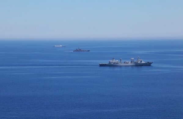 Các tàu của Hải quân Nga và Trung Quốc trong cuộc tập trận chung mang tên “Hợp tác trên biển -2015” ở Địa Trung Hải. - Sputnik Việt Nam