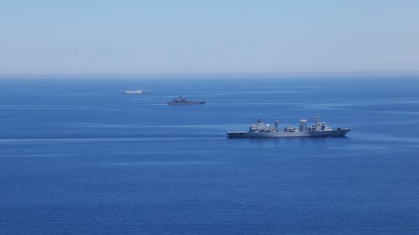 Các tàu của Hải quân Nga và Trung Quốc trong cuộc tập trận chung mang tên “Hợp tác trên biển -2015” ở Địa Trung Hải. - Sputnik Việt Nam