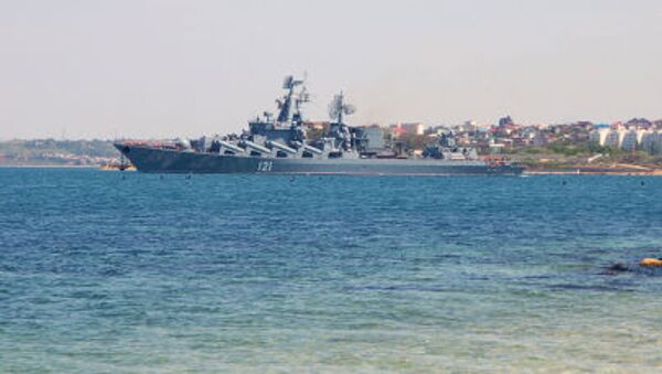 Tuần dương hạm tên lửa của Hạm đội Biển Đen “Matxcơva” rời cảng  Sevastopol để tham gia cuộc tập trận hải quân Nga-Trung - Sputnik Việt Nam