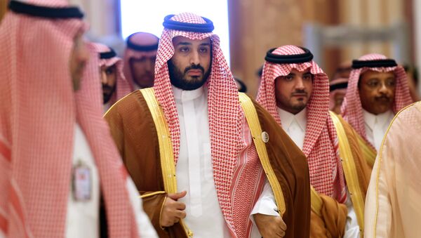 Saudi Defence Minister Mohammed bin Salman (2nd L), who is the desert kingdom's deputy crown prince and second-in-line to the throne, arrives at the closing session of the 4th Summit of Arab States and South American countries held in the Saudi capital Riyadh, on November 11, 2015 - Sputnik Việt Nam