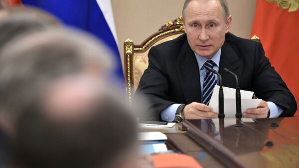 ông Putin trong cuộc họp của Uỷ ban hợp tác quân sự-kỹ thuật - Sputnik Việt Nam