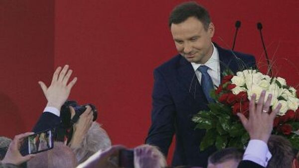 Ứng viên Tổng thống Andrzej Duda ăn mừng chiến thắng trong cuộc bầu cử tổng thống ở Ba Lan - Sputnik Việt Nam