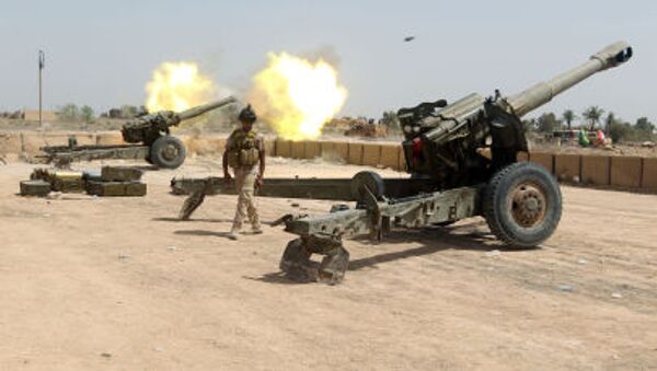 Pháo binh quân đội  Iraq tấn công các vị trí của chiến binh IS - Sputnik Việt Nam