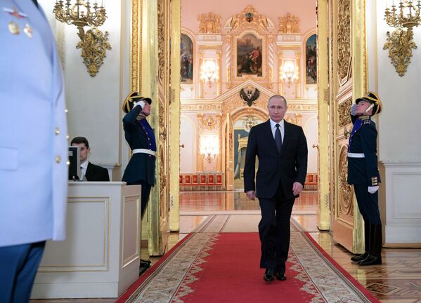 Tổng thống Nga Vladimir Putin tại buổi lễ ra mắt các sĩ quan được bổ nhiệm vào vị trí cấp cao. - Sputnik Việt Nam