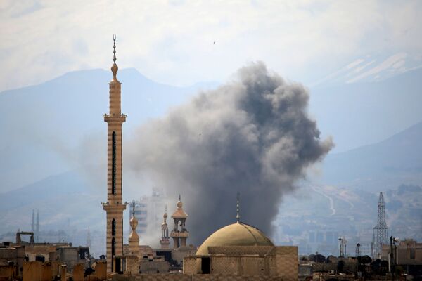 Syria. Khói sau vụ nổ ở phía Đông Damascus. - Sputnik Việt Nam