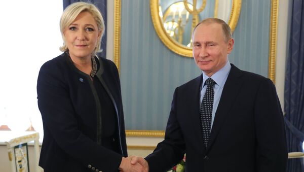Tổng thống Putin tiếp bà Le Pen trong điện Kremlin - Sputnik Việt Nam