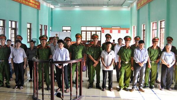 Các bị cáo tại phiên sơ thẩm - Sputnik Việt Nam