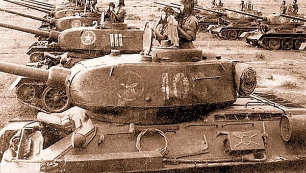 Xe tăng T-34 của Binh chủng Tăng - Thiết giáp. - Sputnik Việt Nam