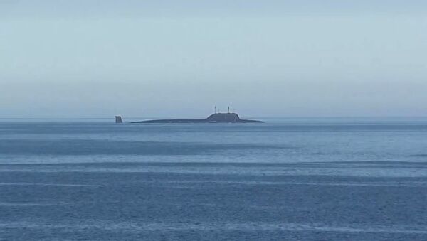Атомная подводная лодка Северного флота Северодвинск в акватории Баренцева моря перед пуском крылатой ракеты Калибр - Sputnik Việt Nam
