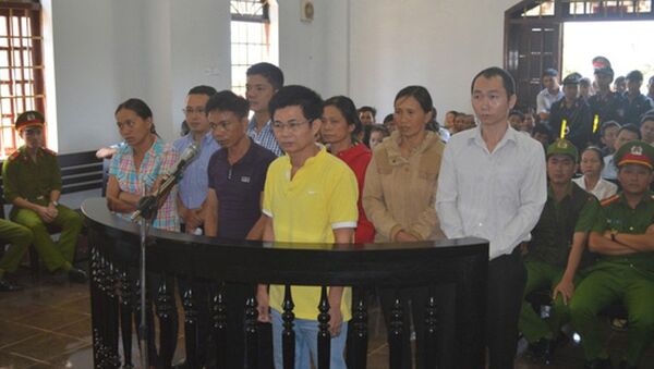 Chủ trang Facebook “chống tham nhũng” nhận án tù - Sputnik Việt Nam