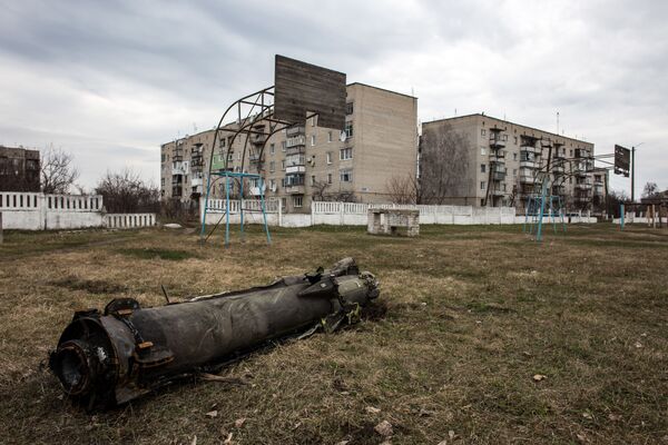 Ukraina. Phần còn lại của tên lửa bị thiêu rụi trong đám cháy tại kho đạn dược ở khu vực Kharkov. - Sputnik Việt Nam