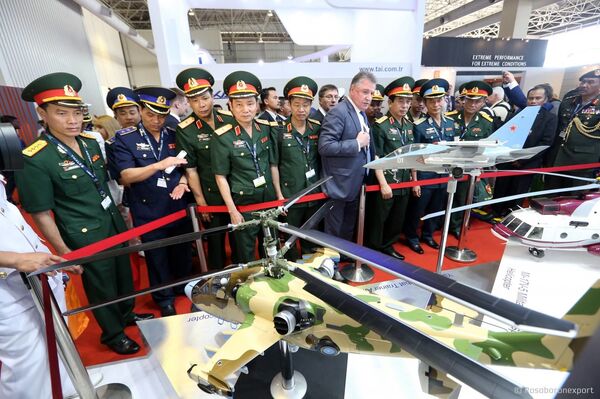 Đoàn đại biểu Bộ Quốc phòng Việt Nam tại Triển lãm LIMA 2017. Đoàn đại biểu Bộ Quốc phòng Việt Nam tại Triển lãm LIMA 2017. - Sputnik Việt Nam