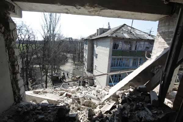 Phố Nhà ga ở làng Bắc-Donetsk trong khu vực xung đột Donetsk - Sputnik Việt Nam