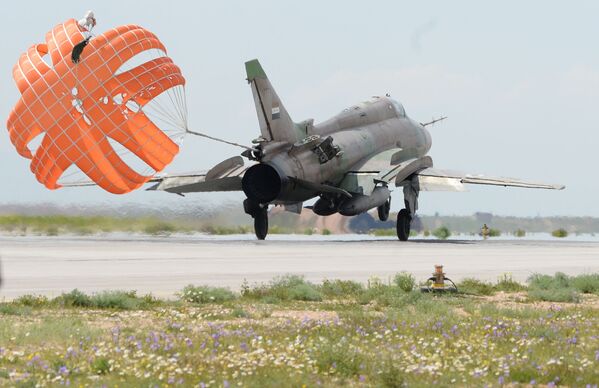 Chiếc Su-22 này đã hoàn thành xuất sắc nhiệm vụ và trở về... - Sputnik Việt Nam