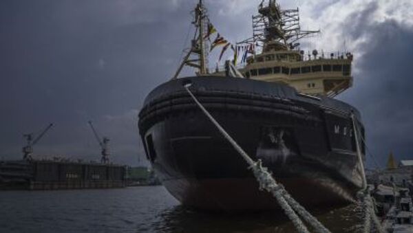 Tàu phá băng Moskva tại lễ hội tàu phá băng ở St. Petersburg - Sputnik Việt Nam