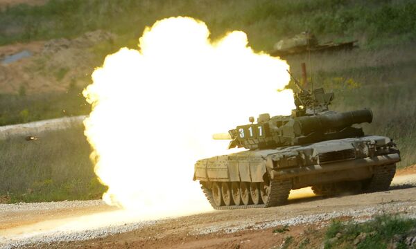 Xe tăng T-80 trong cuộc trưng bày chuẩn bị cho Diễn đàn Kỹ thuật quân sự quốc tế Army-2015 - Sputnik Việt Nam