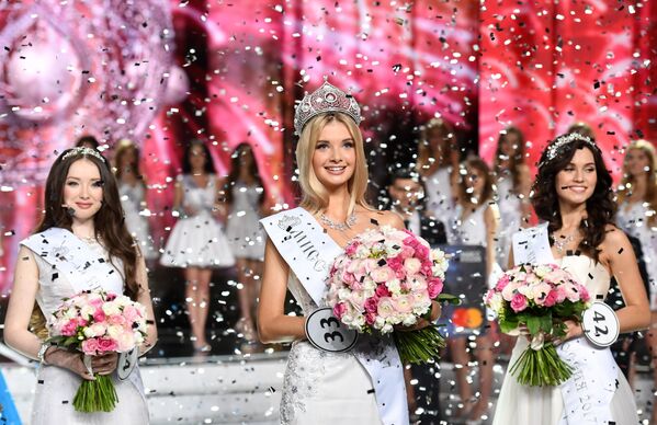 Những người chiến thắng trong cuộc thi Hoa hậu Nga 2017 tại nghi lễ trao giải. - Sputnik Việt Nam