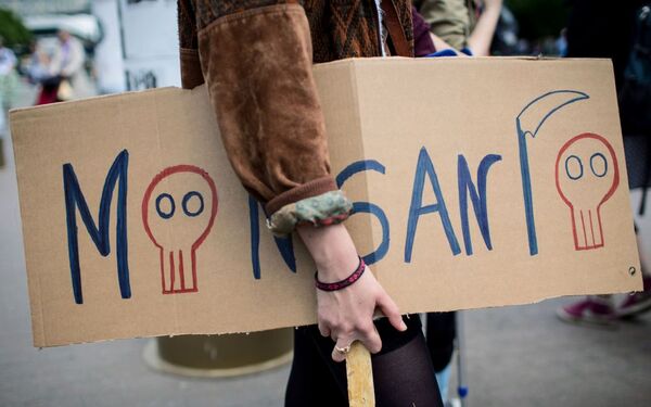 Monsanto và Agent Orange: «Không thể tin nổi là cùng một công ty này tiếp tục tạo ra những sản phẩm nguy hiểm!» Monsanto và Agent Orange: «Không thể tin nổi là cùng một công ty này tiếp tục tạo ra những sản phẩm nguy hiểm!» - Sputnik Việt Nam