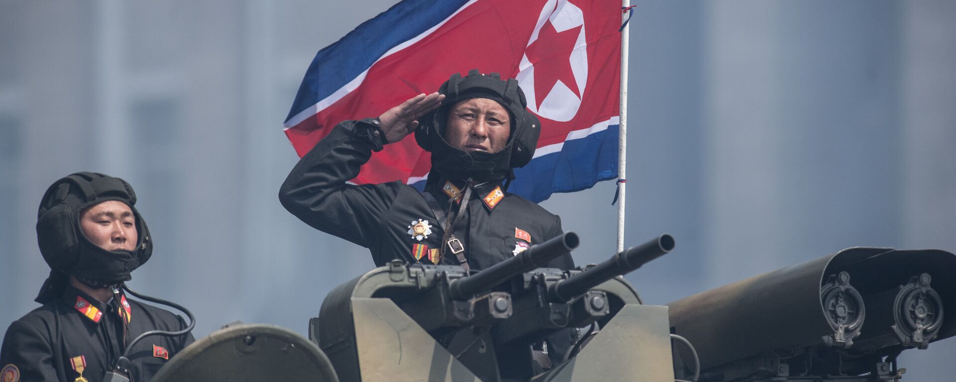 Các quân nhân trong cuộc diễu binh kỷ niệm 105 năm ngày sinh của lãnh tụ Kim Il Sung sáng lập Nhà nước CHDCND Triều Tiên - Sputnik Việt Nam, 1920, 10.07.2023