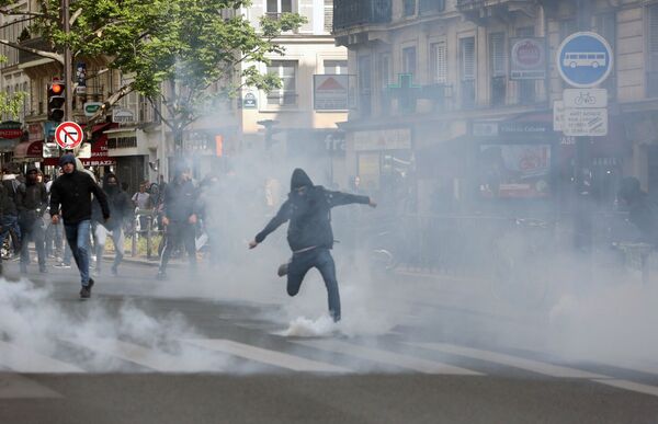 Học sinh trung học Paris biểu tình chống các ứng viên Tổng thống. - Sputnik Việt Nam