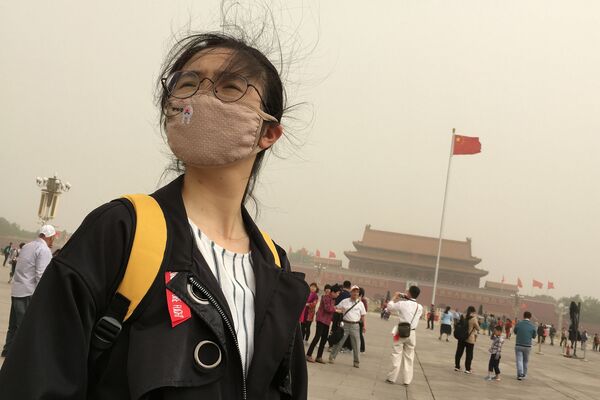 Bắc Kinh -  khói mù… Cư dân buộc phải đeo mặt nạ đặc biệt. - Sputnik Việt Nam